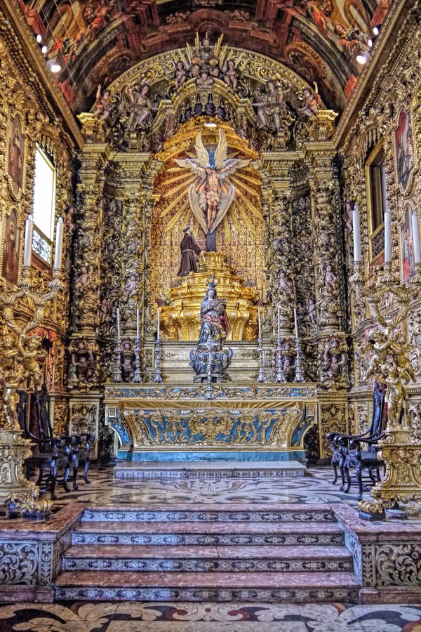 São Francisco da Penitência Church at Convent of Santo Antônio. This colonial church was built in 1773. Is one of the most awe-inspiring examples of the late Baroque architecture in Brazil. Its also believed to hold more gold than any other church in the  (Foto: Getty Images)