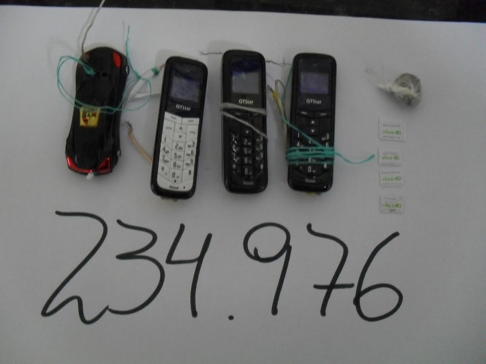Presos escondiam celulares dentro do corpo, em Presidente Bernardes (Foto: SAP/Cedida)