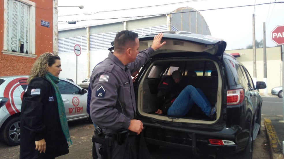 Namorado foi preso na rodoviária de Itapetininga — Foto: Claudia Prates/TV TEM
