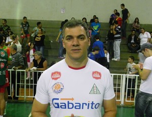 Manoel Honorato, técnico da equipe de vôlei do UTC (Foto: Diego Alves/GLOBOESPORTE.COM)
