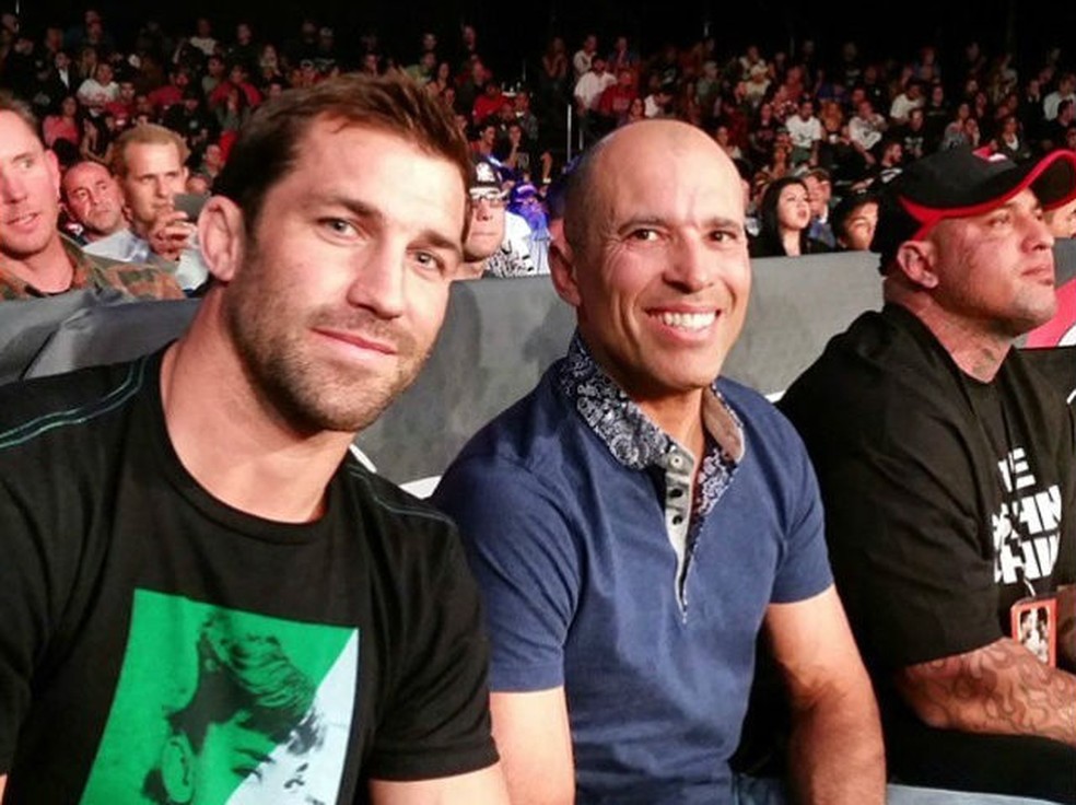 Luke Rockhold posa com Royce Gracie, uma de suas inspirações no MMA (Foto: Reprodução/Instagram)