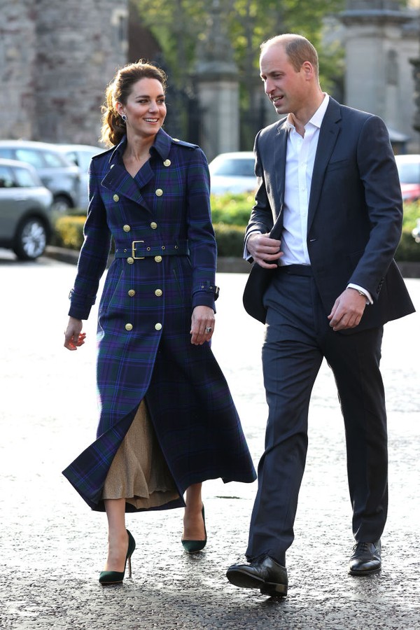 EDINBURGH, SCOTLAND - MAY 26: Prince William, Duke of Cambridge and Catherine, Duchess of Cambridge arrive to host NHS Charities Together and NHS staff at a unique drive-in cinema to watch a special screening of Disney’s Cruella at the Palace of Holyroodh (Foto: Getty Images)