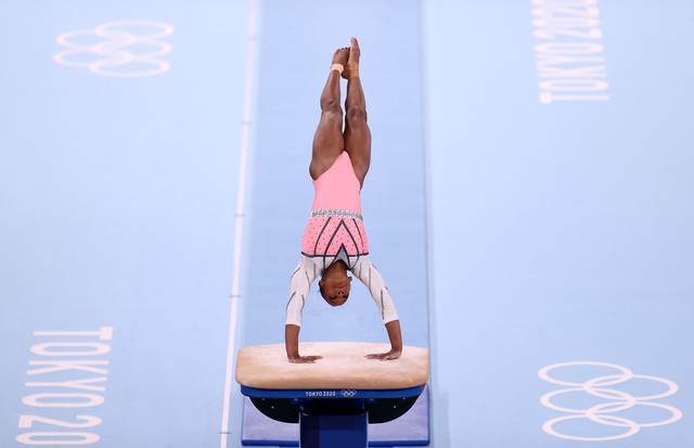 TOKYO, JAPAN - AUGUST 01: Rebeca Andrade of Team Brazil competes in the Women's Vault Final on day nine of the Tokyo 2020 Olympic Games at Ariake Gymnastics Centre on August 01, 2021 in Tokyo, Japan. (Photo by Maja Hitij/Getty Images) (Foto: Getty Images)