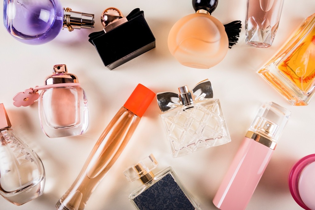 Embalagens de perfumes (Foto: Reprodução/Unsplash))