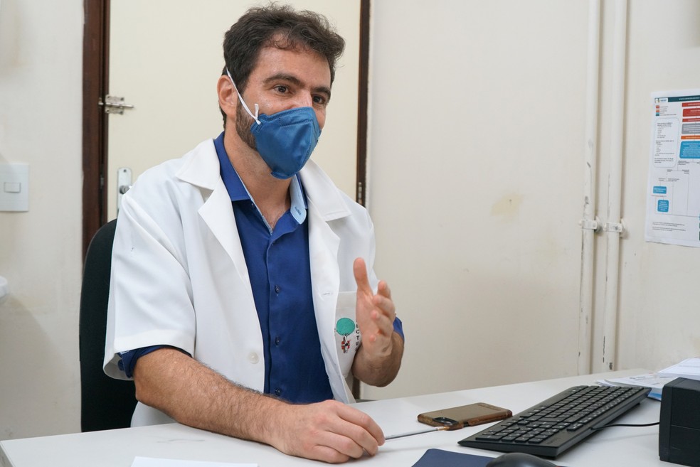  Ortopedista Davi Haje no Instituto Hospital de Base, em Brasília  — Foto: Davidyson Damasceno/IGESDF
