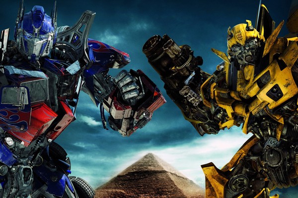 Entrevista com elenco de TRANSFORMERS: O ÚLTIMO CAVALEIRO 