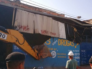 Demolições ocorreram por volta das 12h na favela do Metrô (Foto: Gustavo Duarte/Arquivo Pessoal)