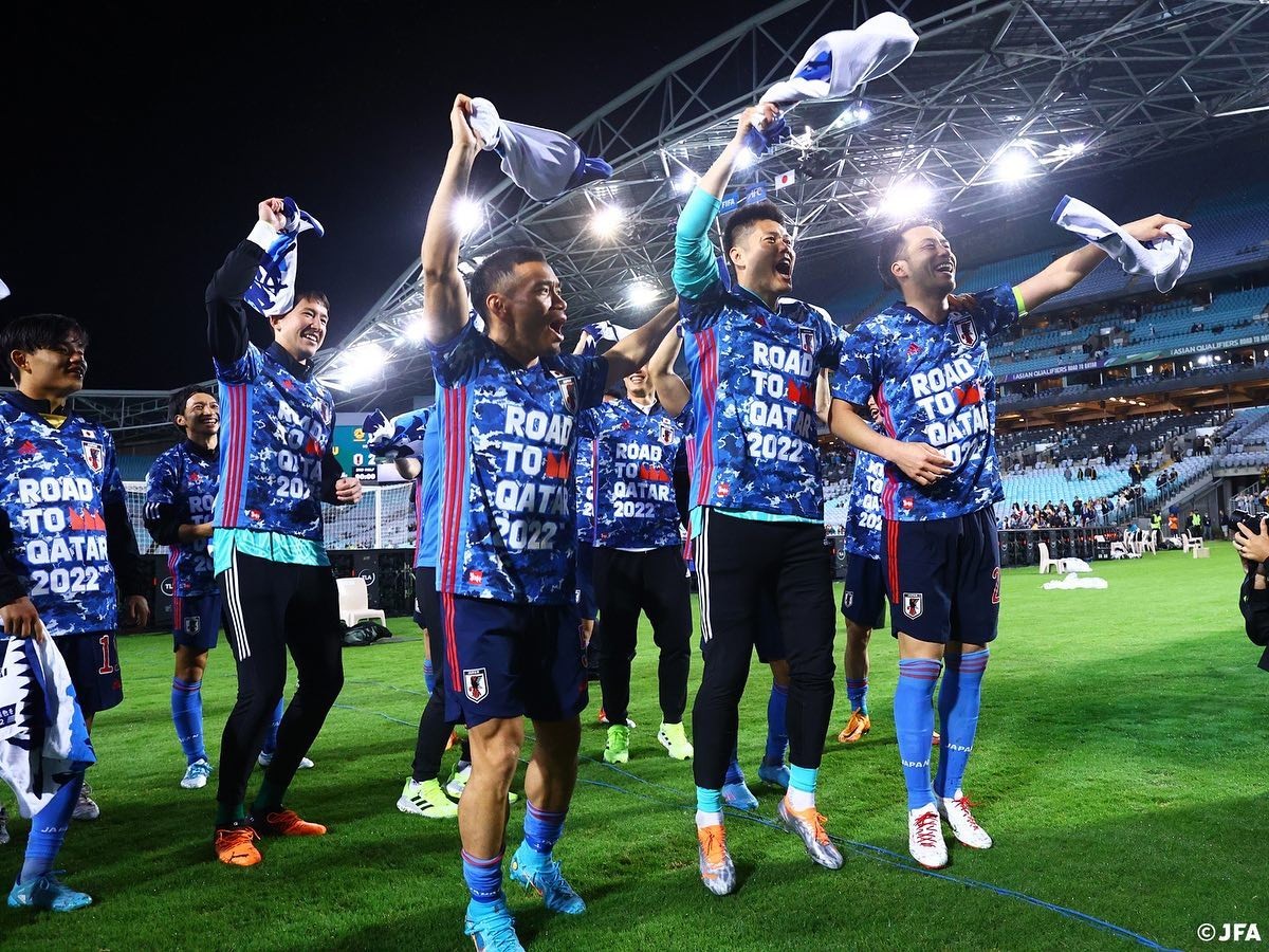 Seleção japonesa comemora a vaga para a Copa 2022 (Foto: Reprodução: Instagram)