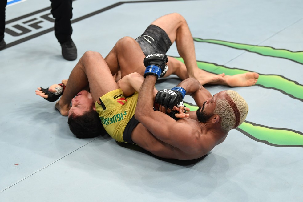 Deiveson Figueiredo Joseph Benavidez UFC Norfolk — Foto: Getty Images