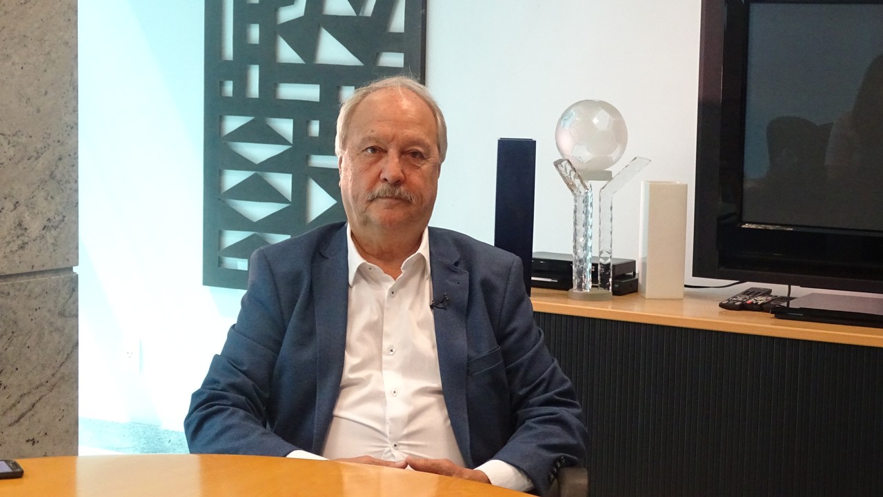 Presidente do Cruzeiro avalia déficit exposto em auditoria e diz que balanço de 2017 será votado