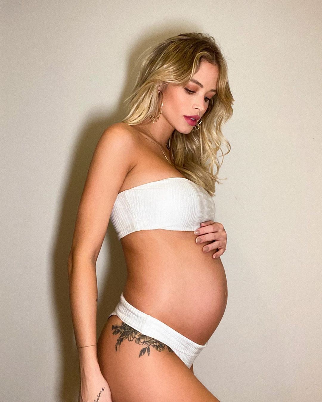Carol Dias comemora o sexto mês de gravidez (Foto: Reprodução/Instagram)