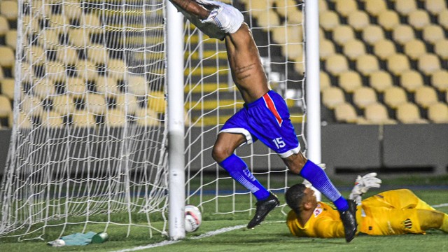 Vander marcou o gol de empate no último lance da partida em Sampaio Corrêa x Maranhão