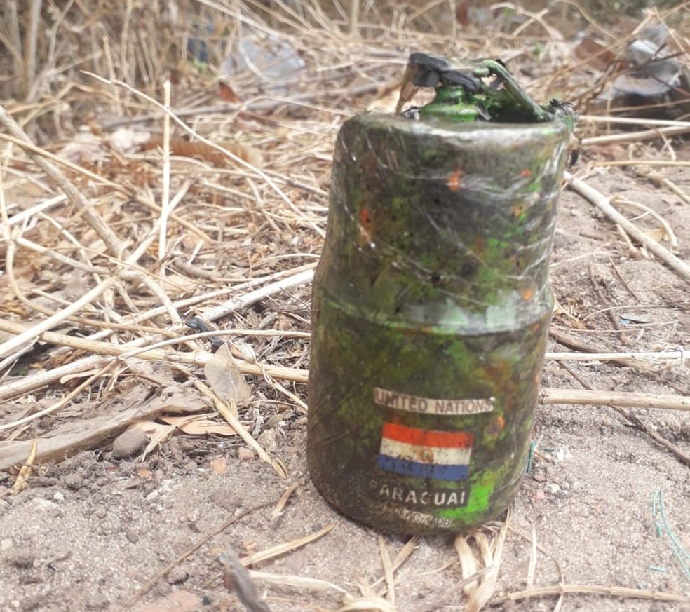 Polícia Militar do Maranhão (PM-MA) desativa granada encontrada em terreno baldio em São Luís (MA). — Foto: Divulgação/Polícia Militar