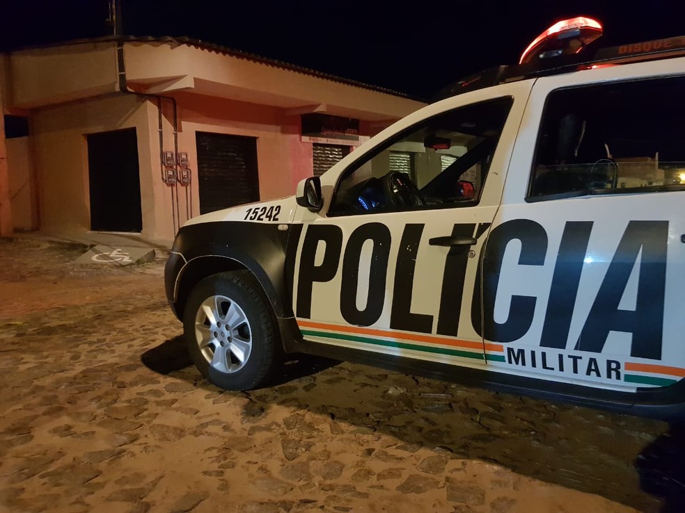 Vítima foi abordada pelos criminosos quando caminhava na Rua Marcelo Maia, no Icaraí. — Foto: Rafaela Duarte/ SVM