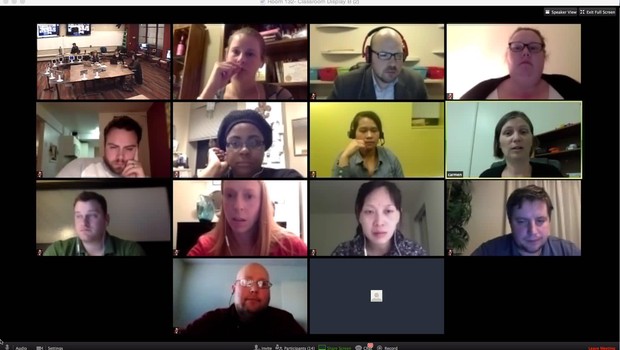 Aula por meio de videoconferência tem vários alunos em uma mesma tela (Foto: Divulgação/Michigan State University)
