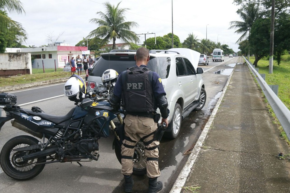Carro foi roubado em 2014, segundo a Polícia Rodoviária Federal (Foto:  Paulo Pinheiro/Folha da Manhã)