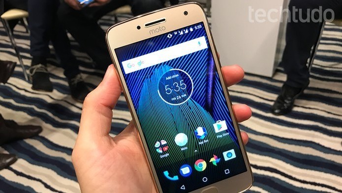 Moto G5 tem tela menor com mesma resolução Full HD (Foto: Thássius Veloso/TechTudo)