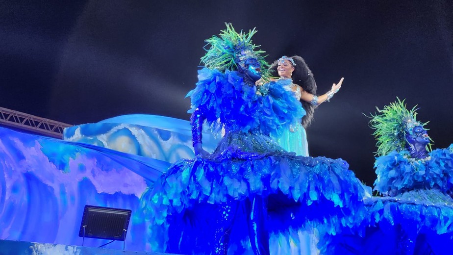 Ex-rainha de bateria, Juliana Alves é Iemanjá na Comissão de Frente da Tijuca no Carnaval 2023