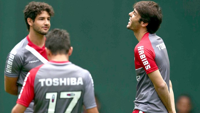 Kaká e Pato no treino do São Paulo (Foto: Marcos Ribolli / Globoesporte.com) Kaká e Pato no treino do São Paulo (Foto: Marcos Ribolli / Globoesporte.com)