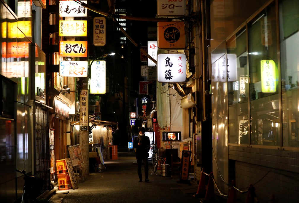 Região de restaurantes em Tóquio em 15 de janeiro de 2021 — Foto: Kim Kyung-Hoon/Reuters