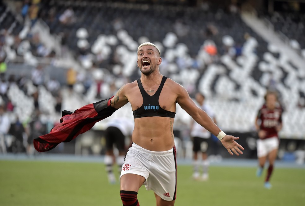 Flamengo x Vasco: Arrascaeta comemora o gol da vitória — Foto: André Durão