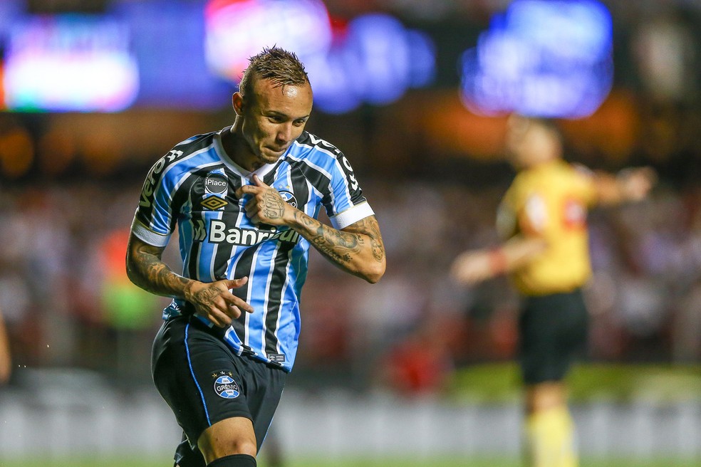 Everton comemora gol marcadou contra o SÃ£o Paulo, no Morumbi â€” Foto: Lucas Uebel / GrÃªmio, DVG