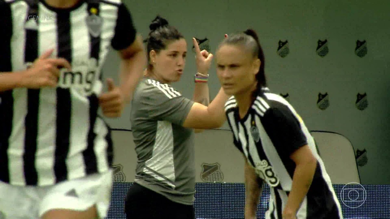 Atlético demite a técnica Lindsay Camila dias antes do clássico contra o Cruzeiro