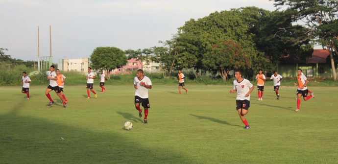 treino Flamengo-PI (Foto: Abdias Bideh/GloboEsporte.com)