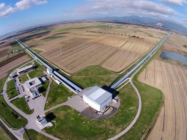 Observatório Virgo, em formato de L, na Itália (Foto: The Virgo Collaboration via BBC News)