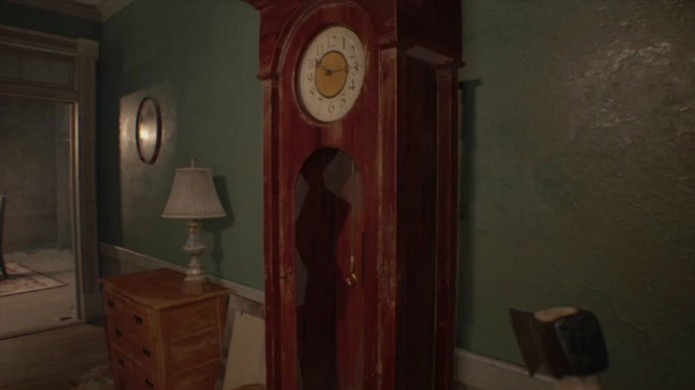 Relógio de pêndulo em Resident Evil 7 tem semelhança com relógio do primeiro game (Foto: Reprodução/Rely on Horror)