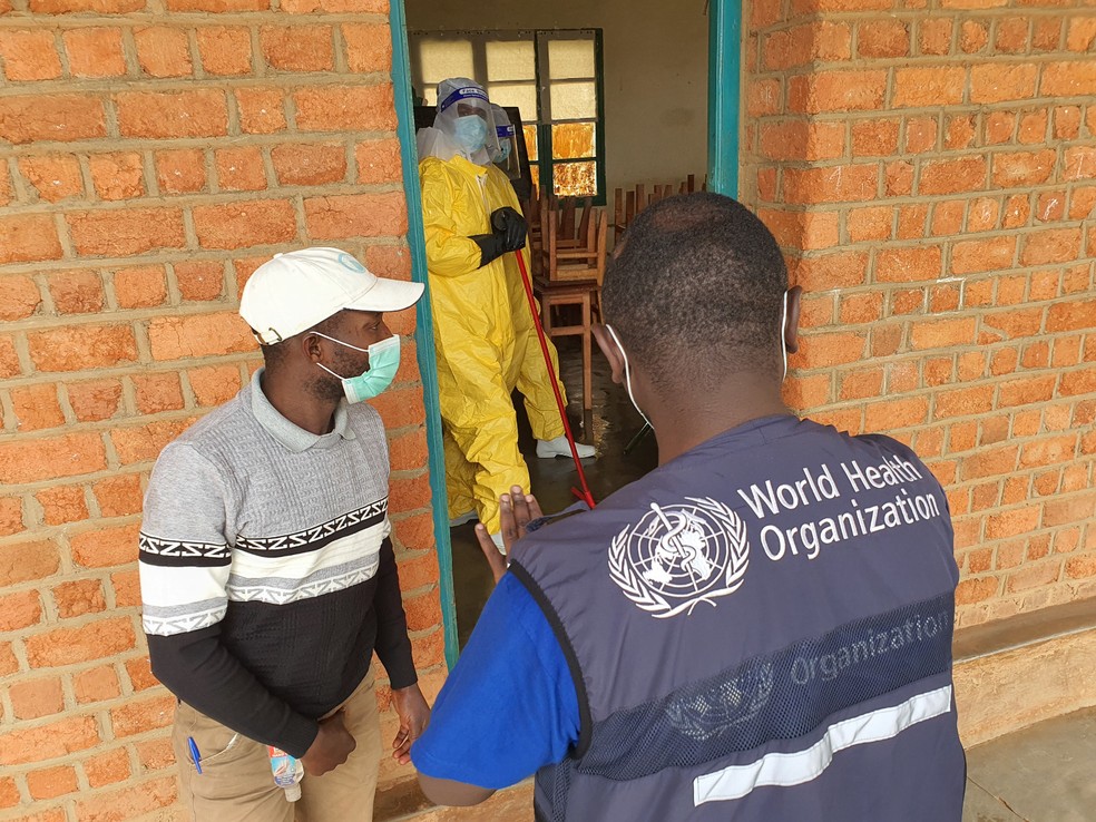 Equipe da Organização Mundial de Saúde (OMS) trabalha durante surto de ebola na República Democrática do Congo. — Foto: OMS