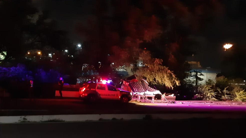 Corpo de mulher foi encontrado dentro de córrego no Baldo, em Natal — Foto: Sérgio Henrique Santos/Inter TV Cabugi