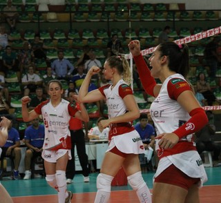 Bauru x São Caetano comemoração (Foto: Neide Carlos / Genter Vôlei Bauru)