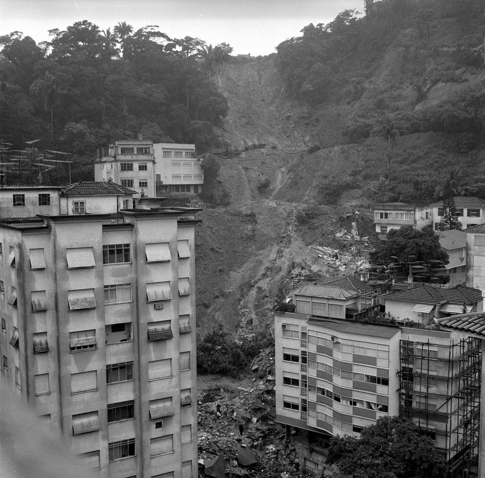 Deslizamento deixou 119 mortos em Laranjeiras em 1967 — Foto: Agência Globo