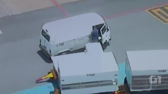 Resultado de imagem para Latam é flagrado roubando 400 celulares em aeroporto