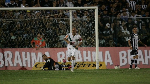 Fábio Júnior comemora gol contra o Ceará no PV (Foto: Natinho Rodrigues/Agência Diário)