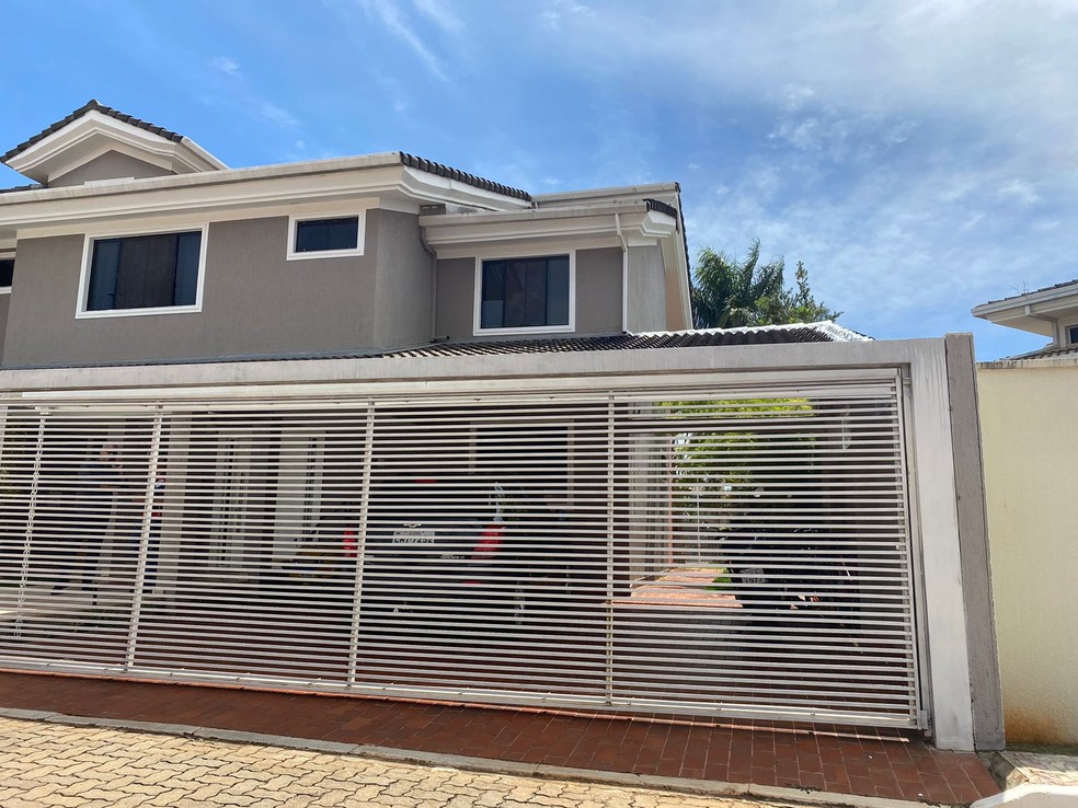 Piscina, pel&iacute;cula de privacidade e quadra de t&ecirc;nis: como &eacute; a casa onde  Bolsonaro e Michelle v&atilde;o morar; veja fotos | Pol&iacute;tica | O Globo