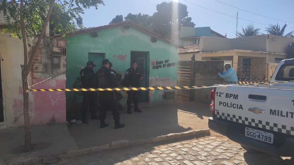 Homem foi executado a tiros em MossorÃ³ â€” Foto: Isaiana Santos/Inter TV Costa Branca