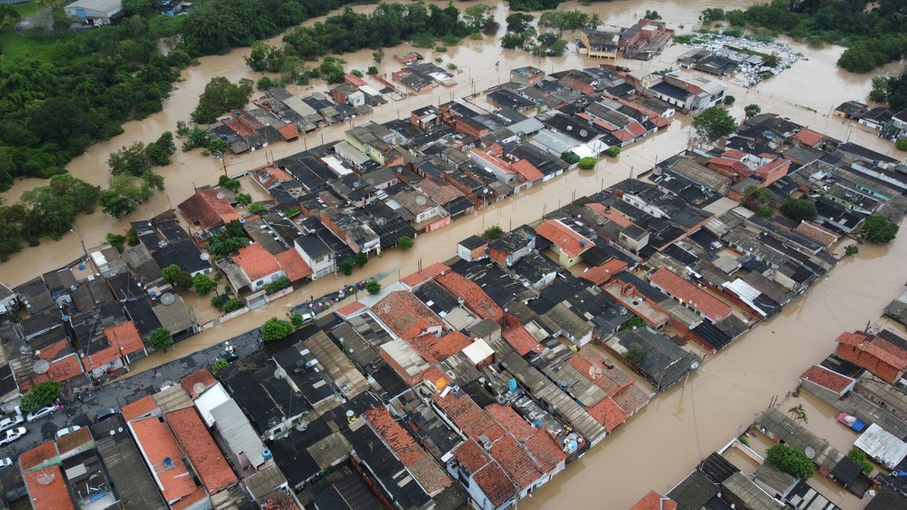 Vista aérea do bairro Moreto inundado pela cheia do Rio Capivari, em Capivari — Foto: Tonny Machado