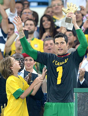 Julio César prêmio goleiro Brasil final Espanha (Foto: AFP)