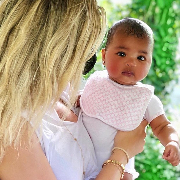 Desvendamos O Arsenal De Maternidade Do Cla Kardashian Jenner Vogue Lifestyle