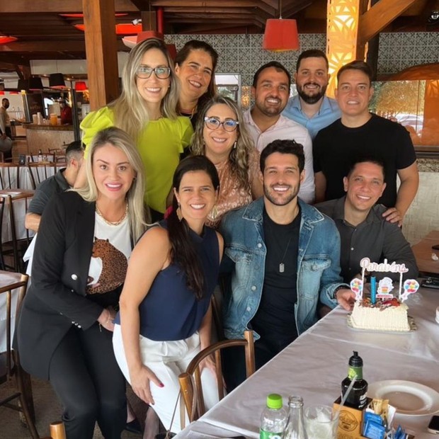 Rodrigo Mussi comemora aniversário com amigos (Foto: Reprodução/Instagram)