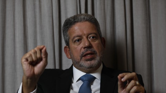 Após vitória de Lula, Lira estende prazo para discutir semipresidencialismo 
