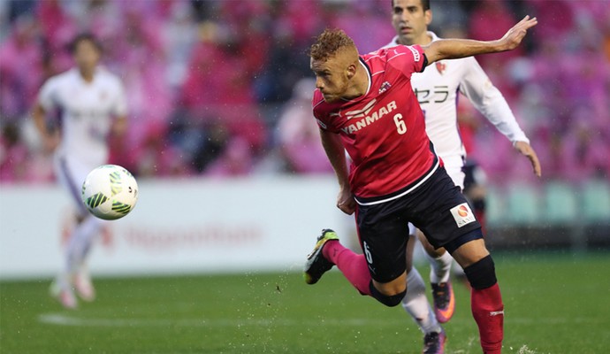 Cruzeiro fica próximo de negociar o volante Souza com o Cerezo Osaka