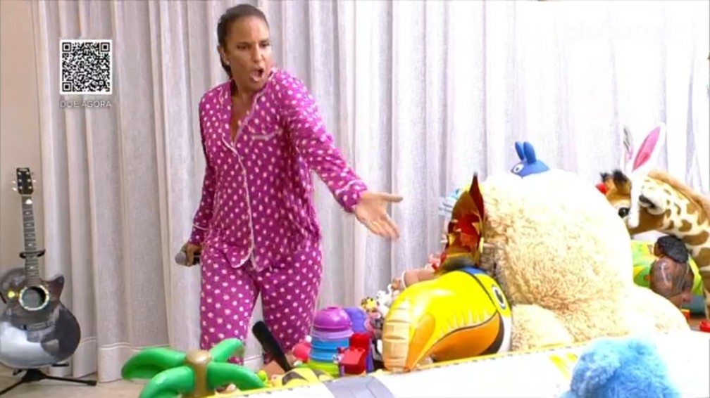 Ivete Sangalo se diverte em live em casa � Foto: Globo