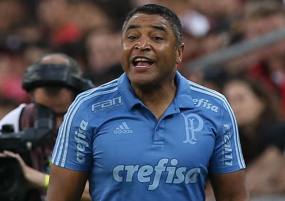 Fala aí Roger, porque o Verdão está tão bem fora de casa ?