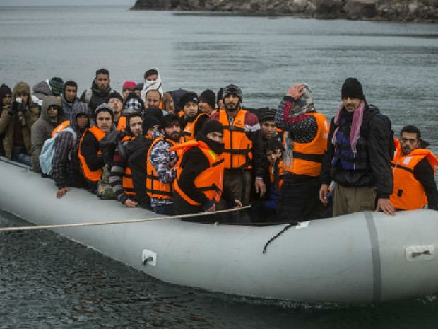 Quem envia os imigrantes à perigosa travessia entre Turquia e Europa? (Foto: Reprodução/BBC)