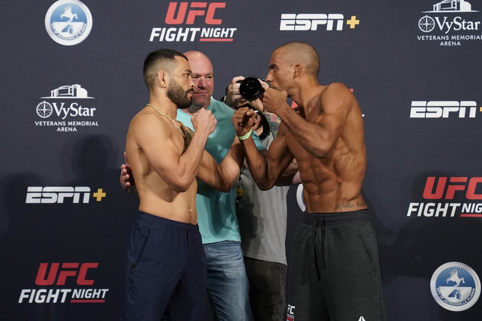 Dan Ige Edson Barboza encarada UFC: Overeem x Harris — Foto: Getty Images