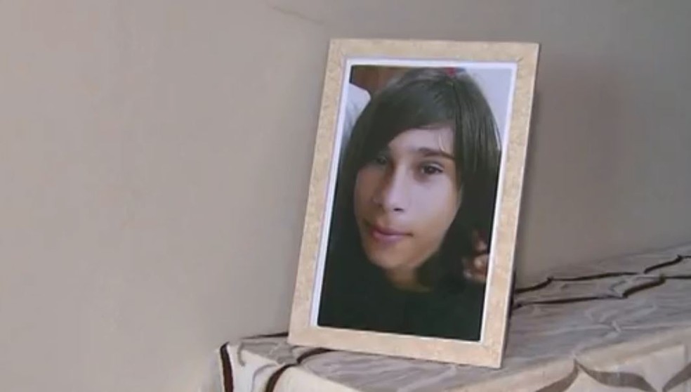 Menino de 13 anos foi atingido por bala perdida e morreu, em Cascavel — Foto: RPC/Reprodução