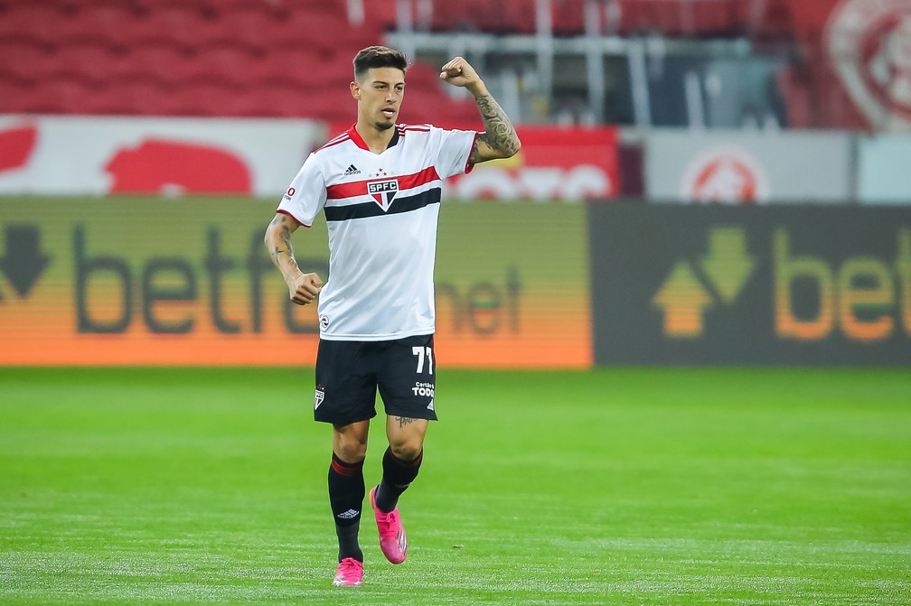 Na mira do River Plate, Rigoni é sondado por clube árabe, revela jornalista; veja o que diz Casares